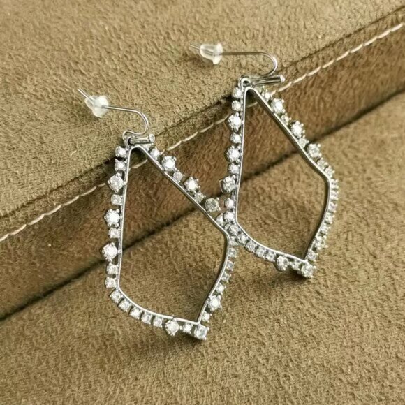 Kendra Scott Stud Earrings - Picture 2 of 3